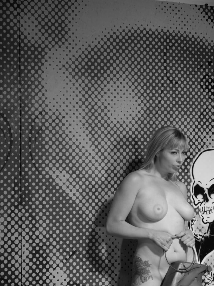 Black &amp; White 131 #102927299
