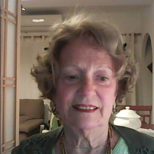 Hübsche Oma Gesichter für Gesichtsbehandlung. wählen Sie 1
 #81218599