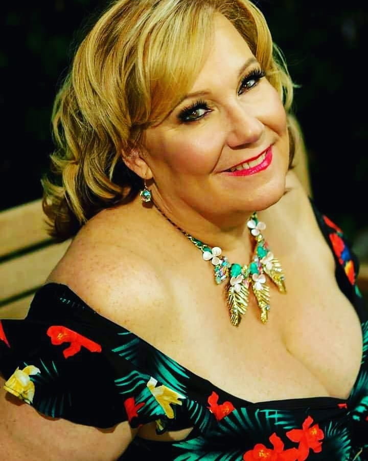 Michele puta madura
 #94657165