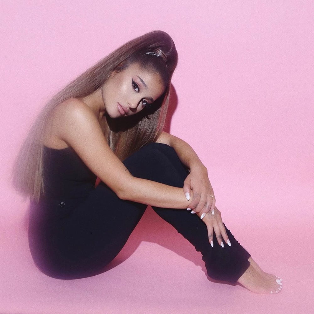 Ariana grande
 #81513693