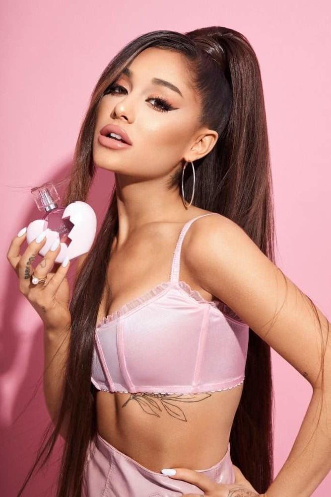 Ariana grande
 #81513997