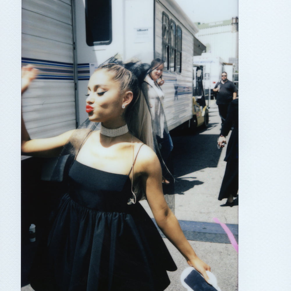 Ariana grande
 #81514218