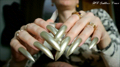 Les ongles longs de la déesse Hj
 #81572486