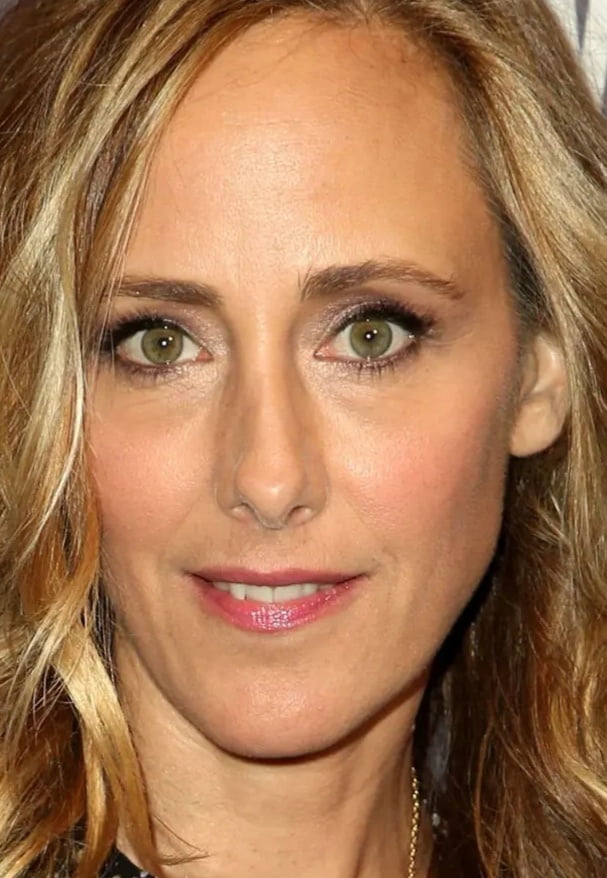 Kim raver
 #88879911