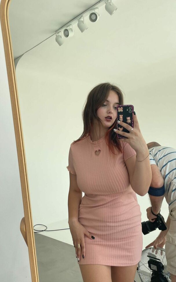 Caroline Moore nackt #108228512