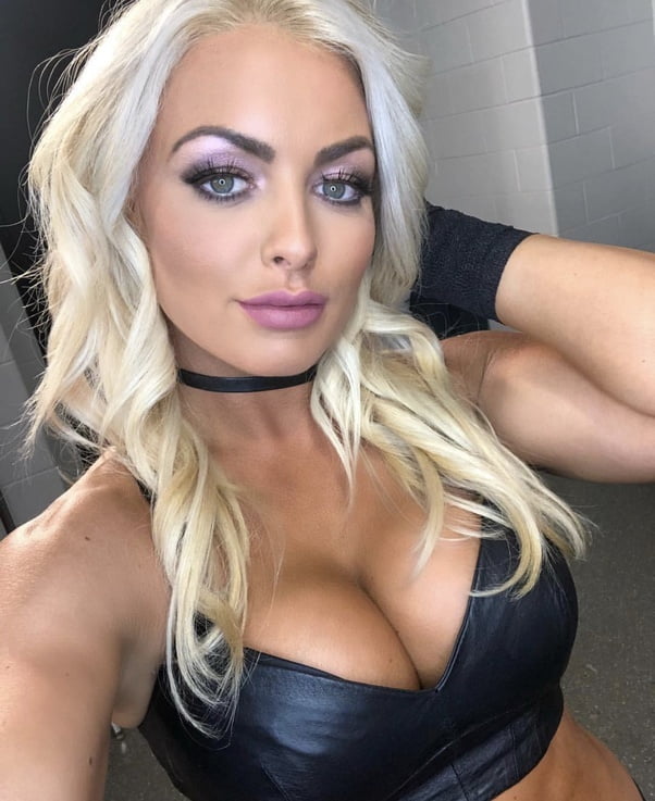 Mandy rose est parfaite
 #95477127