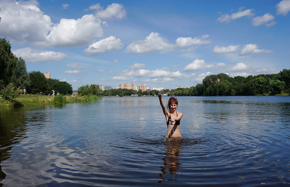Swimmind in Moscow&#039;s pond #107194083
