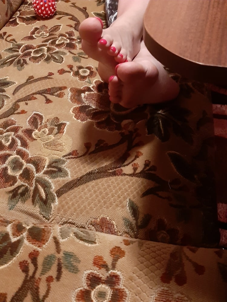 Long toes #90924065