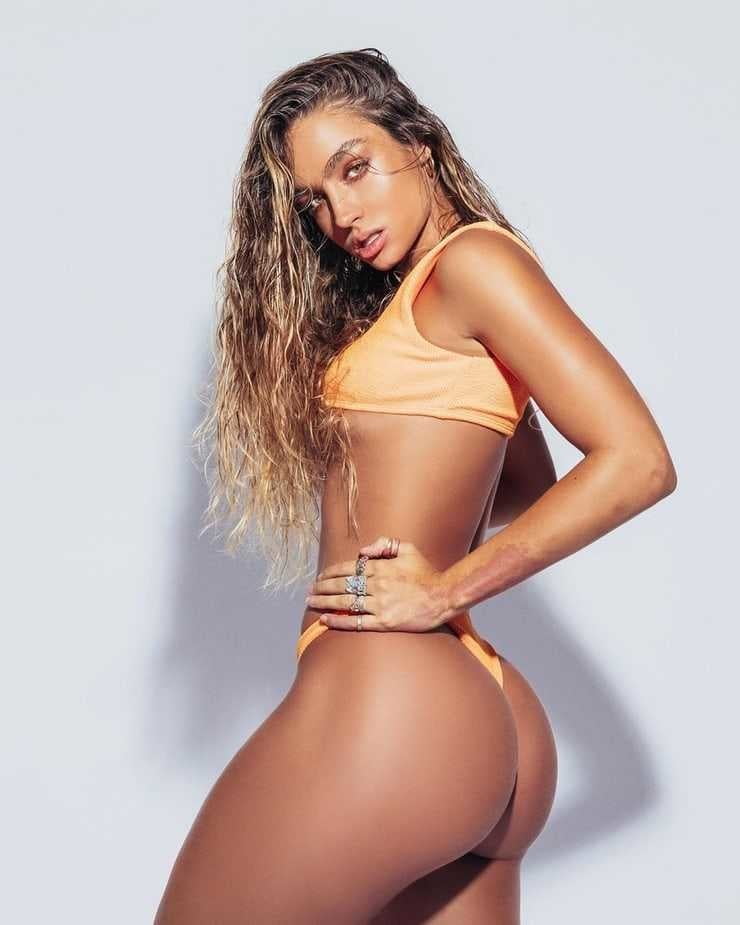 Sommer Ray #92415256