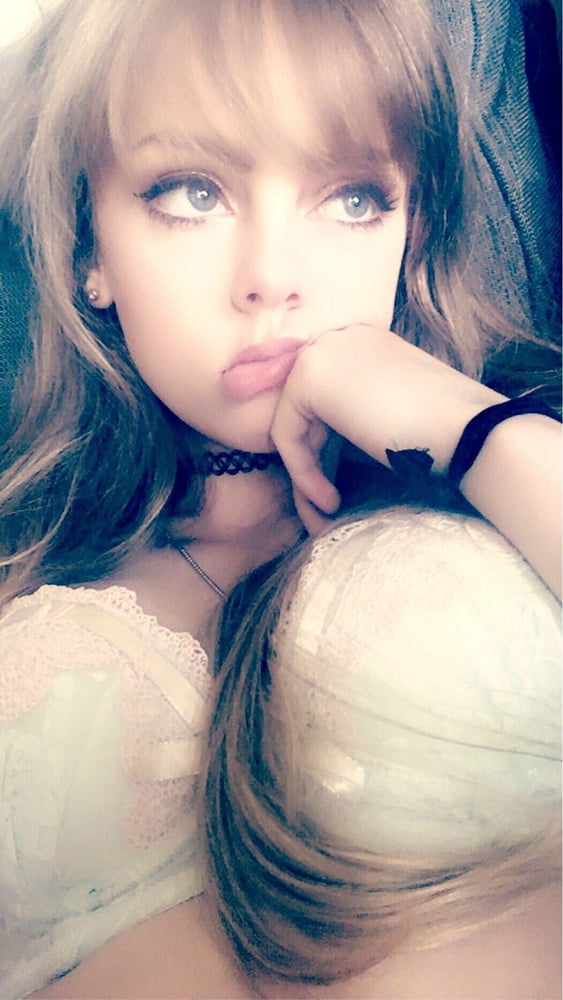 Amateur morena 184
 #104079319