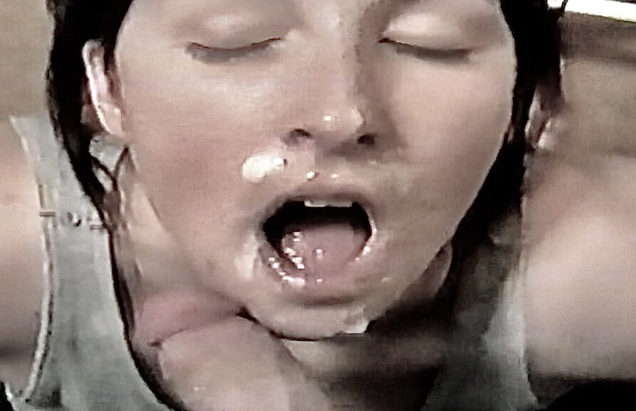Femme salope suçant une bite pour le sperme
 #97179359