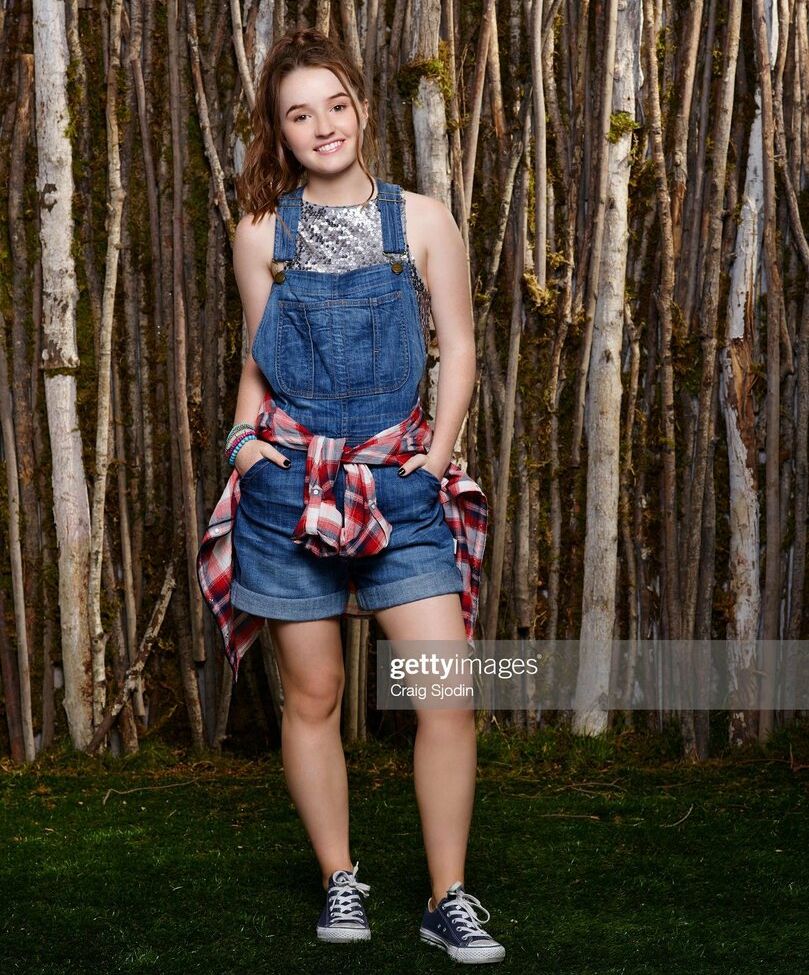 Kaitlyn Dever nude #109140437
