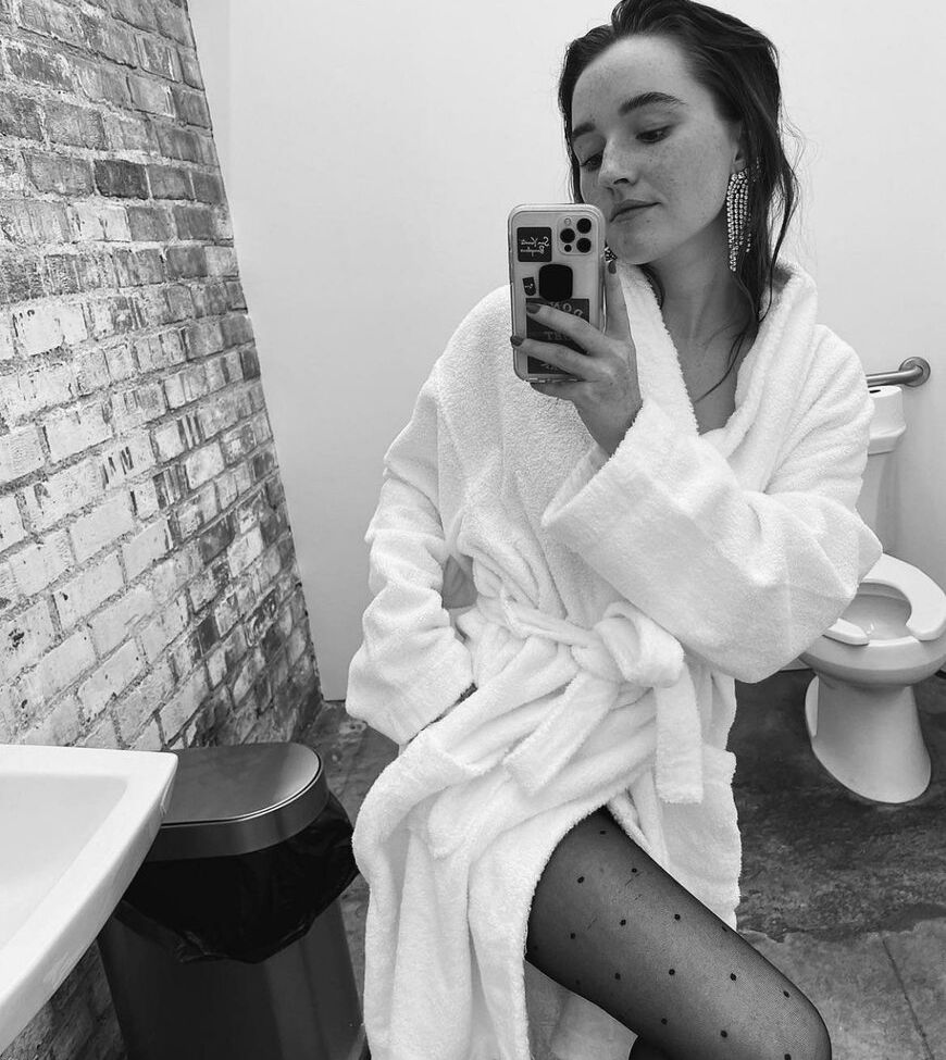 Kaitlyn Dever nude #109140450