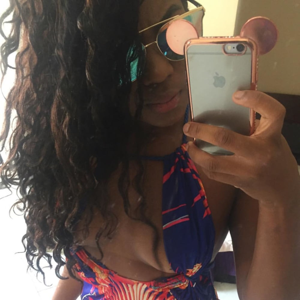 モレナ・ヴァイディサ
 #90814805