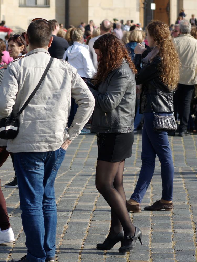 Strumpfhosen auf der Straße
 #80357720