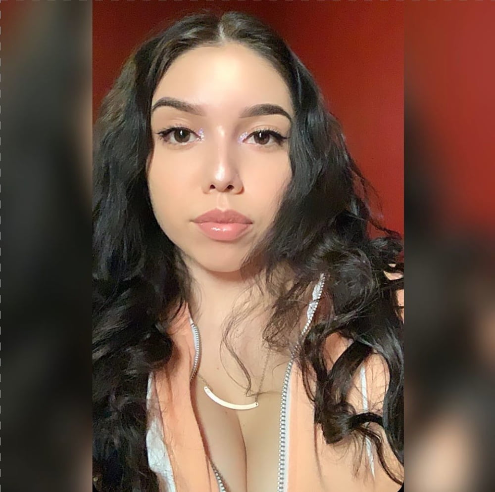 Whiitegurll
 #90229816