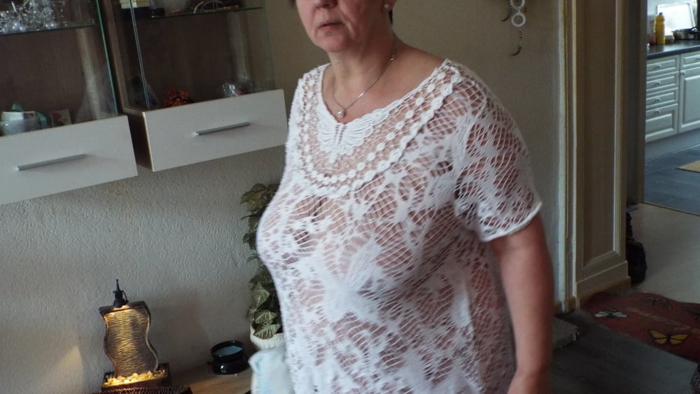 Userin Gabi im Netzhemd #103387282
