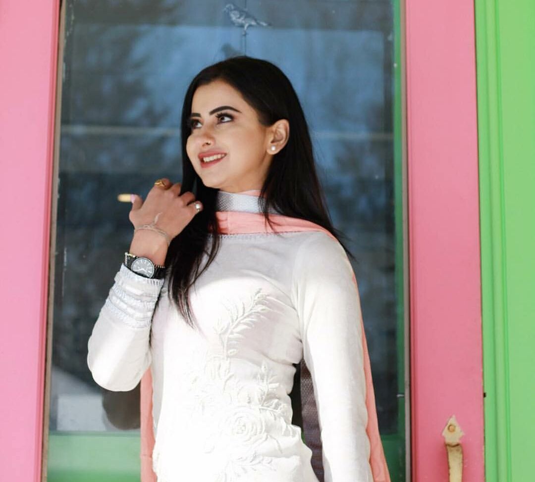 Meetii Kalher nude #108315331