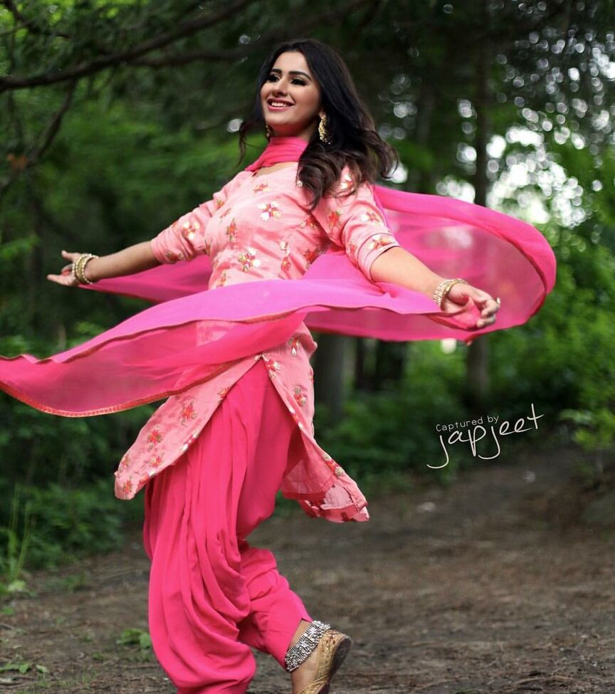 Meetii Kalher nude #108315640