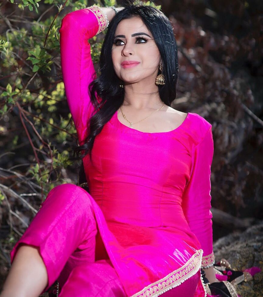 Meetii Kalher nude #108315798