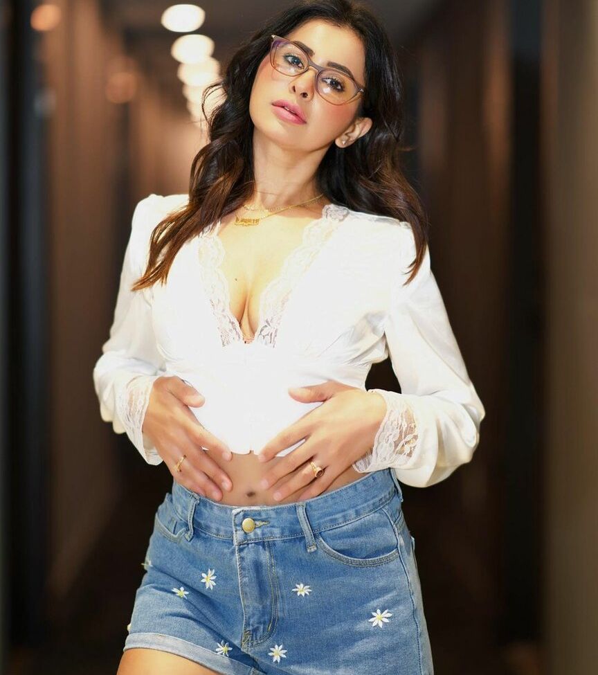 Meetii Kalher nude #108315937