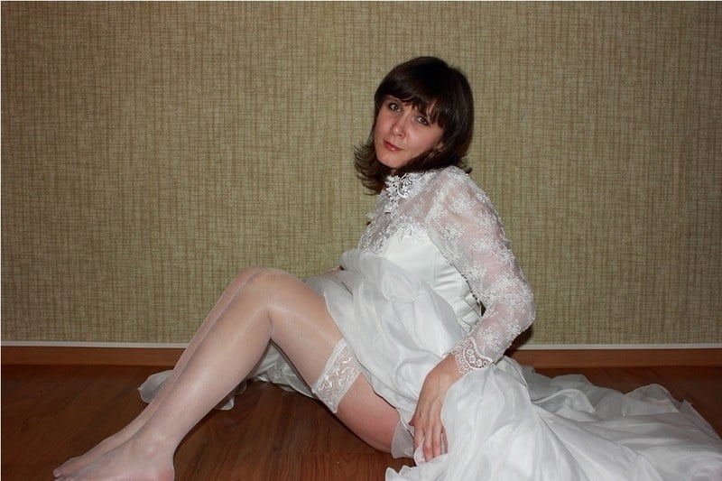 Milf russe dans l'image de la mariée
 #89518316