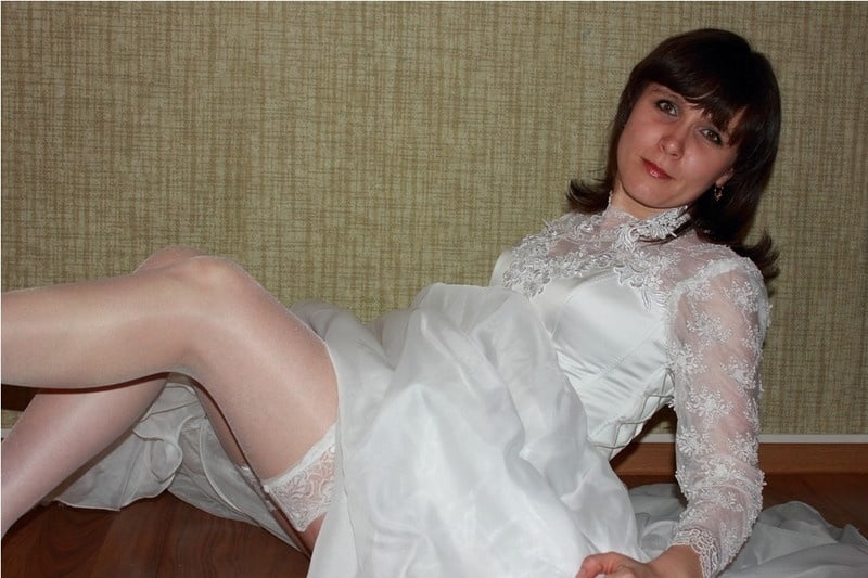 Milf russe dans l'image de la mariée
 #89518322