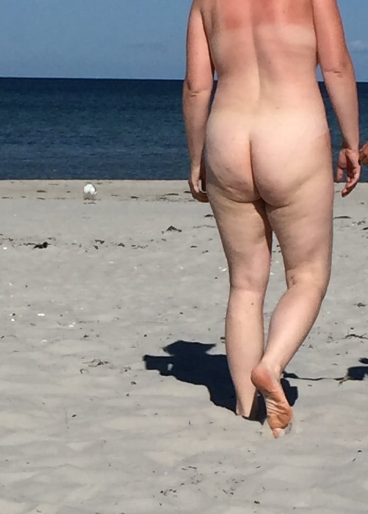 728 - meine frau annette - nackt und haarig am strand
 #97924111