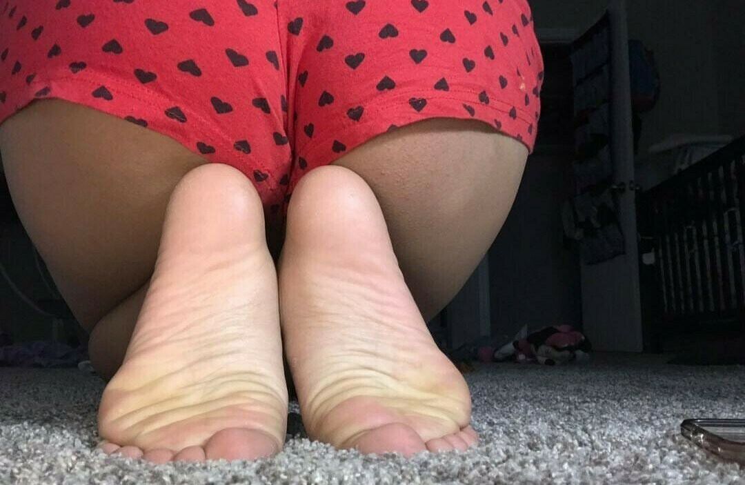 Hellovivifeet nude #108040576