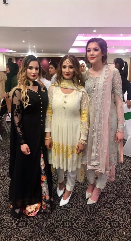 Classy sexy paki hijabis arab pakistani Frauen
 #99254745