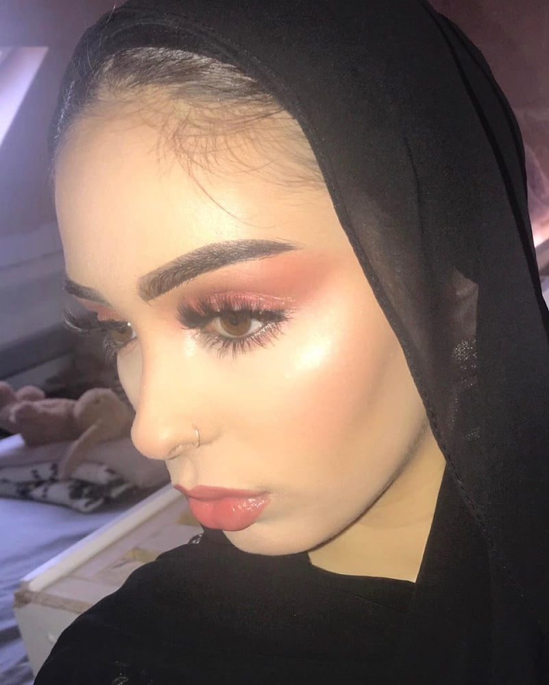 Classy sexy paki hijabis arab pakistani Frauen
 #99254983