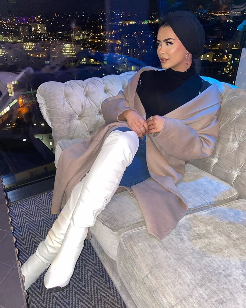 Classy sexy paki hijabis arab pakistani Frauen
 #99255116
