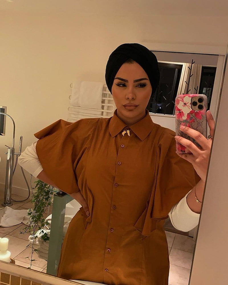 Classy sexy paki hijabis arab pakistani Frauen
 #99255121