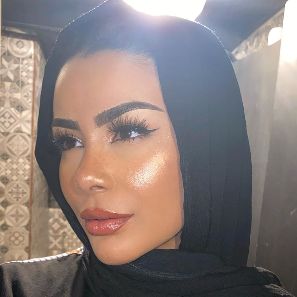 Classy sexy paki hijabis arab pakistani Frauen
 #99255177