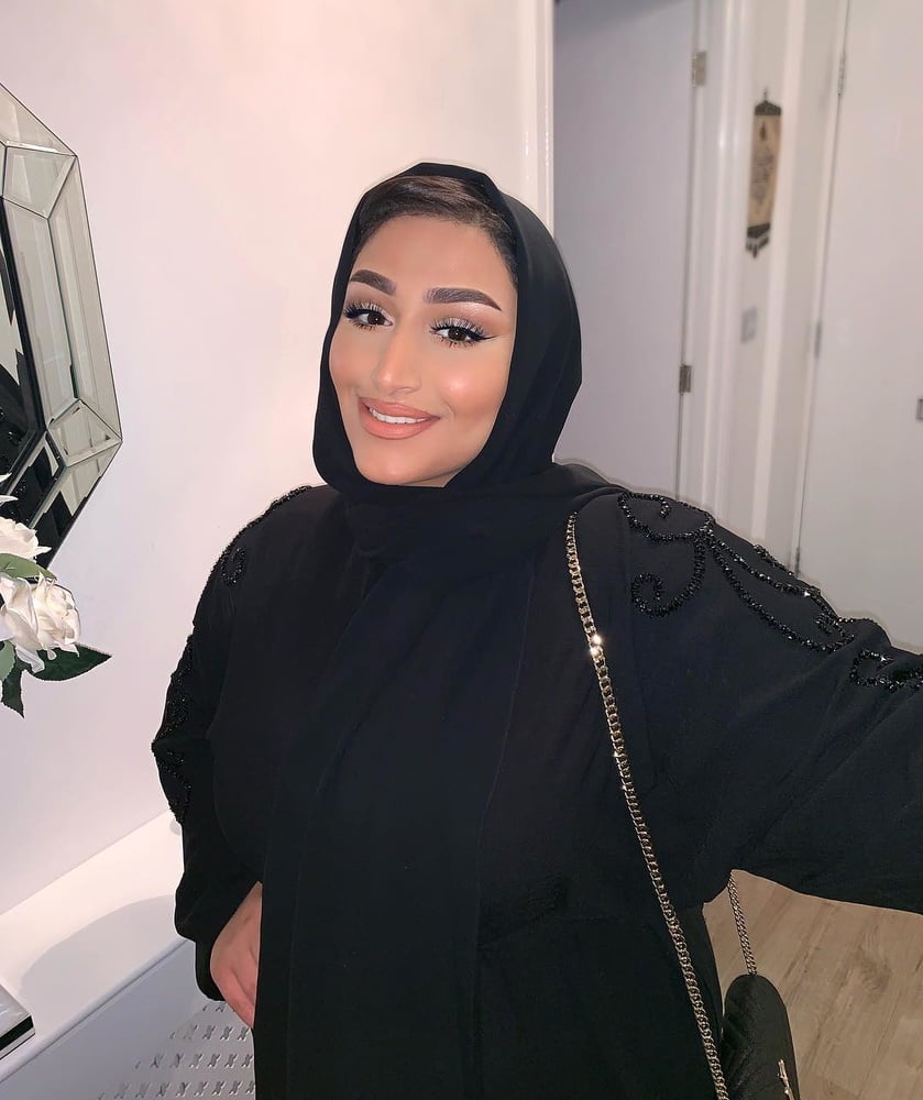 Classy sexy paki hijabis arab pakistani Frauen
 #99255241