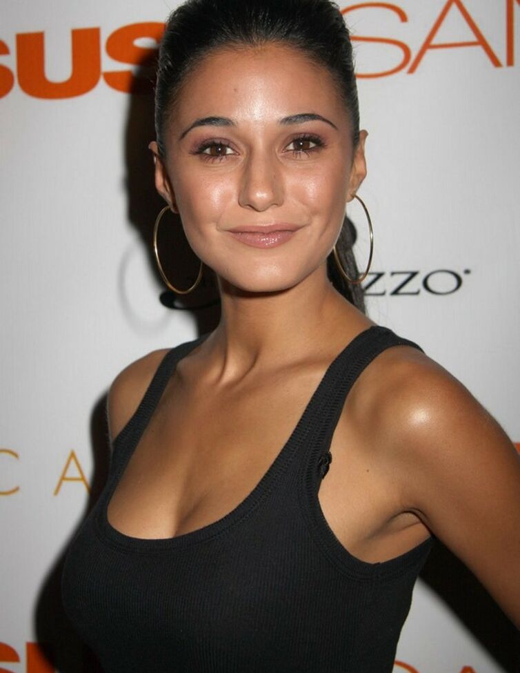 Emmanuelle Chriqui desnuda #109280406