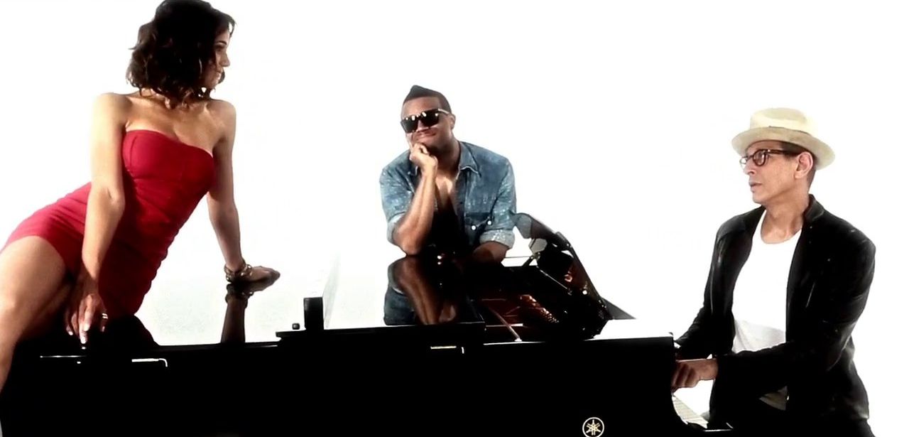 Emmanuelle Chriqui desnuda #109280596