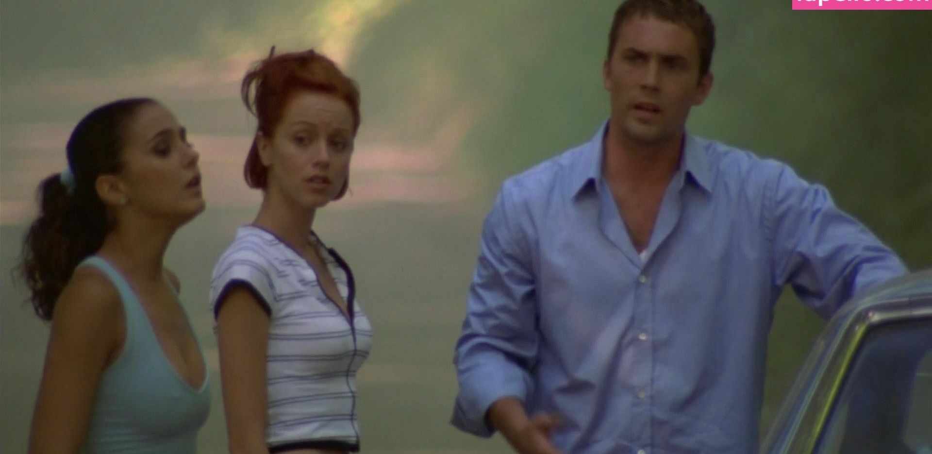 Emmanuelle Chriqui desnuda #109280622