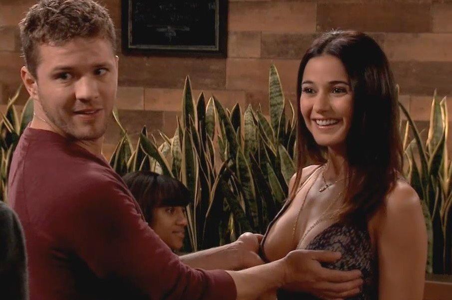 Emmanuelle Chriqui desnuda #109280638