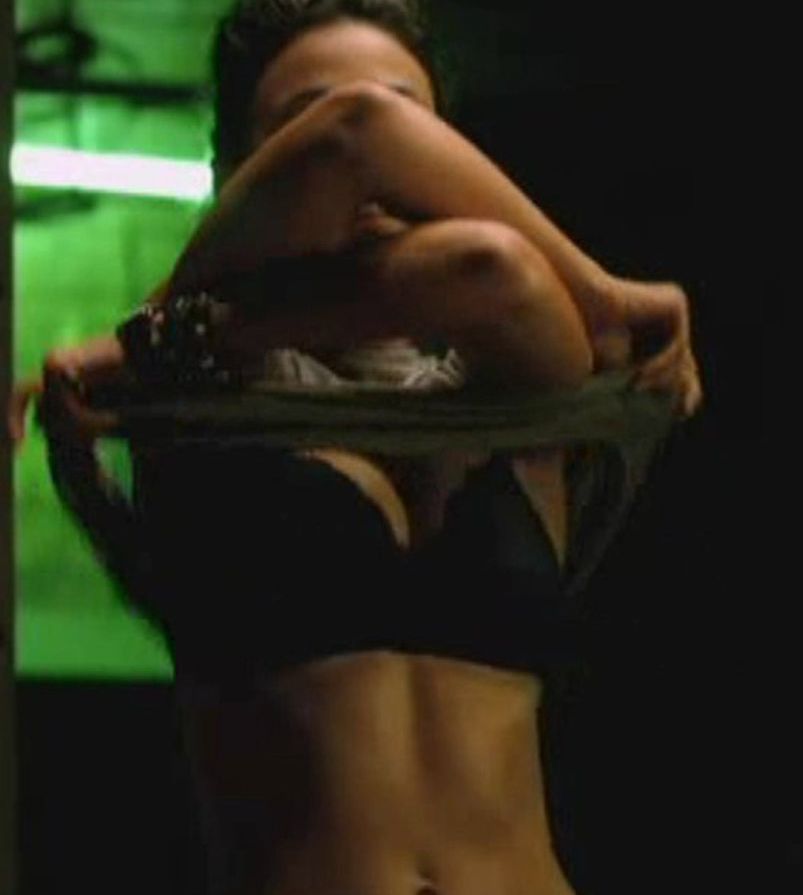 Emmanuelle Chriqui desnuda #109280651