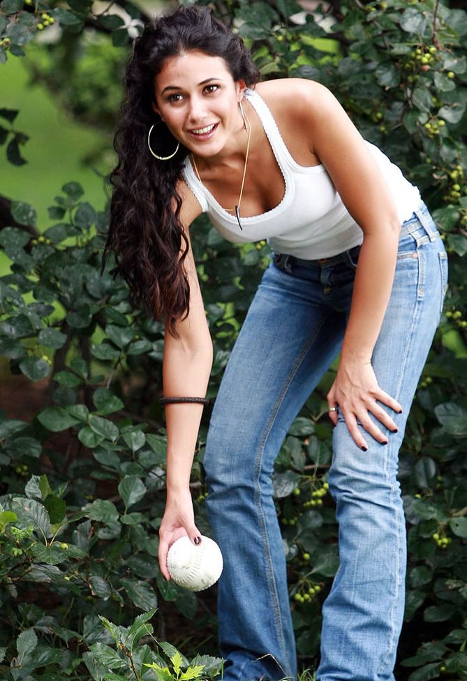 Emmanuelle Chriqui desnuda #109280678