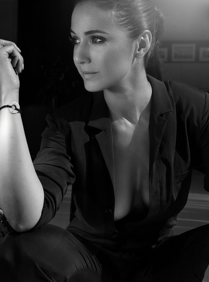 Emmanuelle Chriqui desnuda #109280810