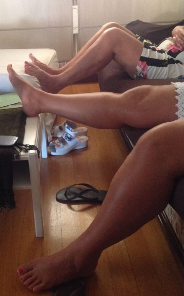 Piante dei piedi mature #103907114