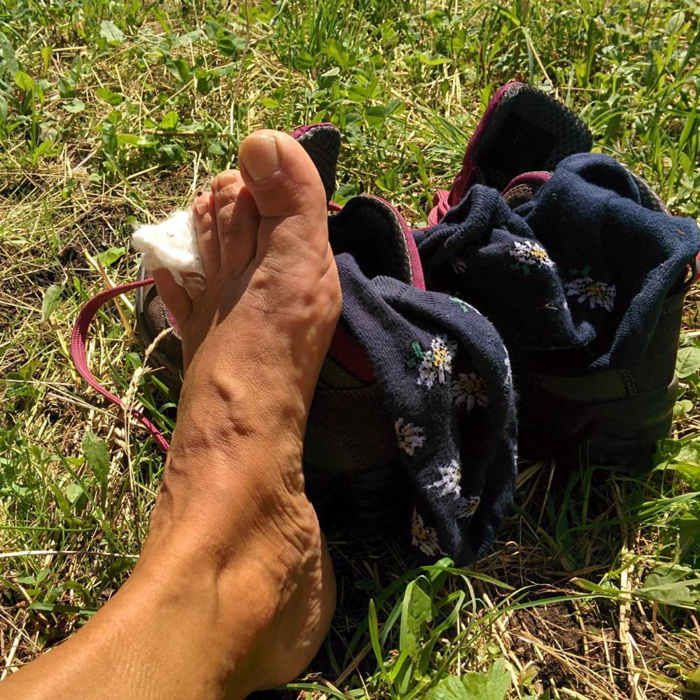 Piante dei piedi mature
 #103907154