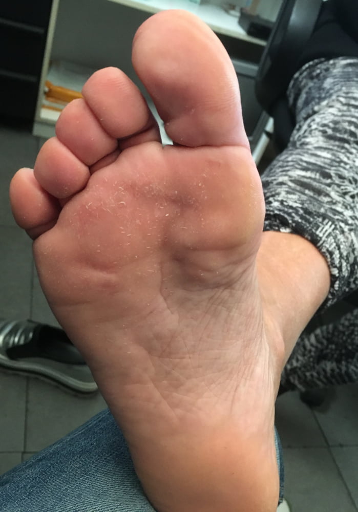 Piante dei piedi mature #103907157