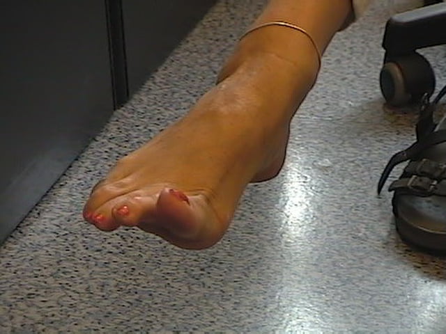 Piante dei piedi mature #103907280