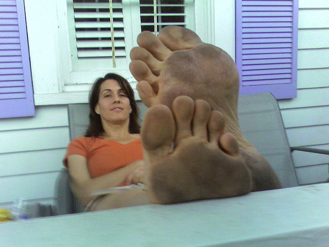 Piante dei piedi mature #103907362
