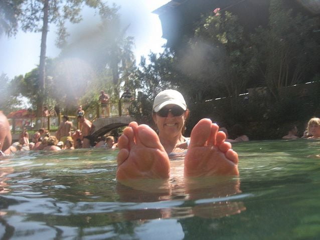 Piante dei piedi mature #103907401