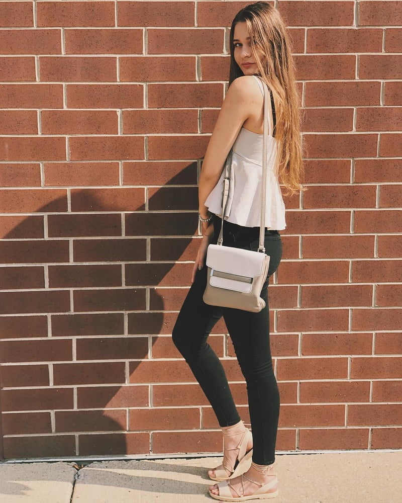 ビッチなファックトイ・ベカ
 #88576051