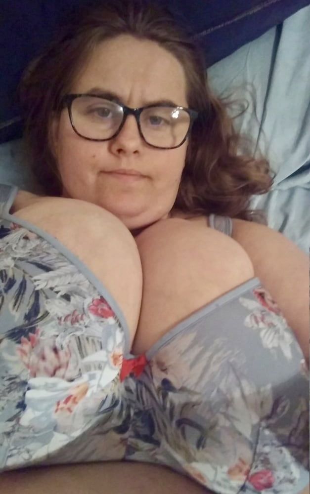 Want to empty my balls in this BBW #100777460